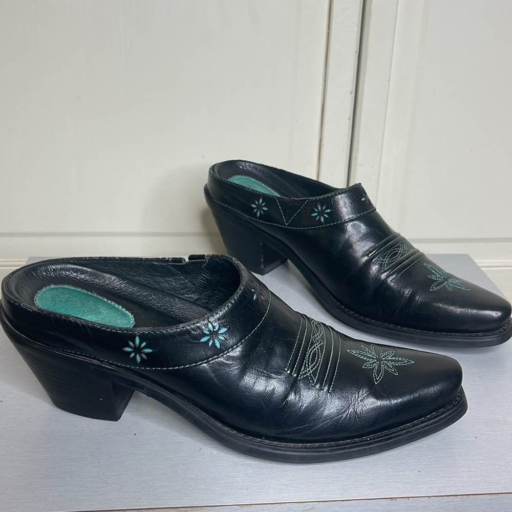 ARIAT Women’s slide Mules Black Turquoise Leather Upper SIZE 7B - Picture 2 of 11